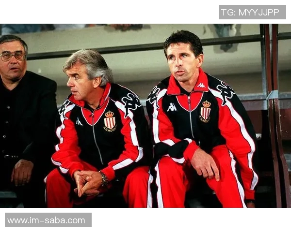 尼斯足球俱乐部宣布主教练海斯离任新帅克劳德普埃尔接任至赛季结束